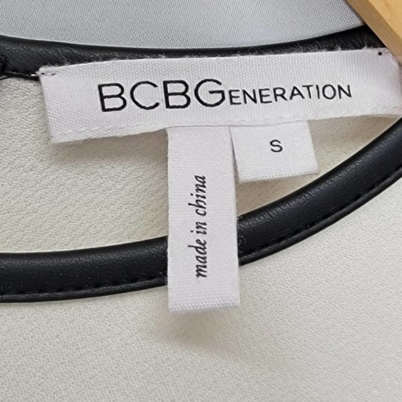 BCBGENERATION Short Sleeve Professional Blouse - Picture 3 of 11